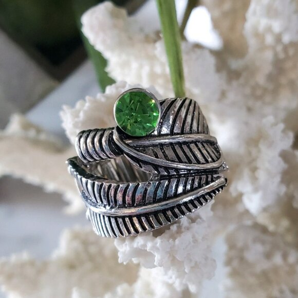 Silver Tone Stretch Ring with Green Stone 💥3 for $24💥 - Picture 1 of 15